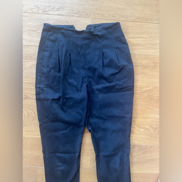 BCBG Black high-waisted fitted cropped trousers - Picture 1 of 3